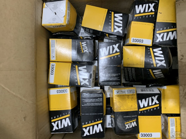 Box of Wix Pulsation air filters
